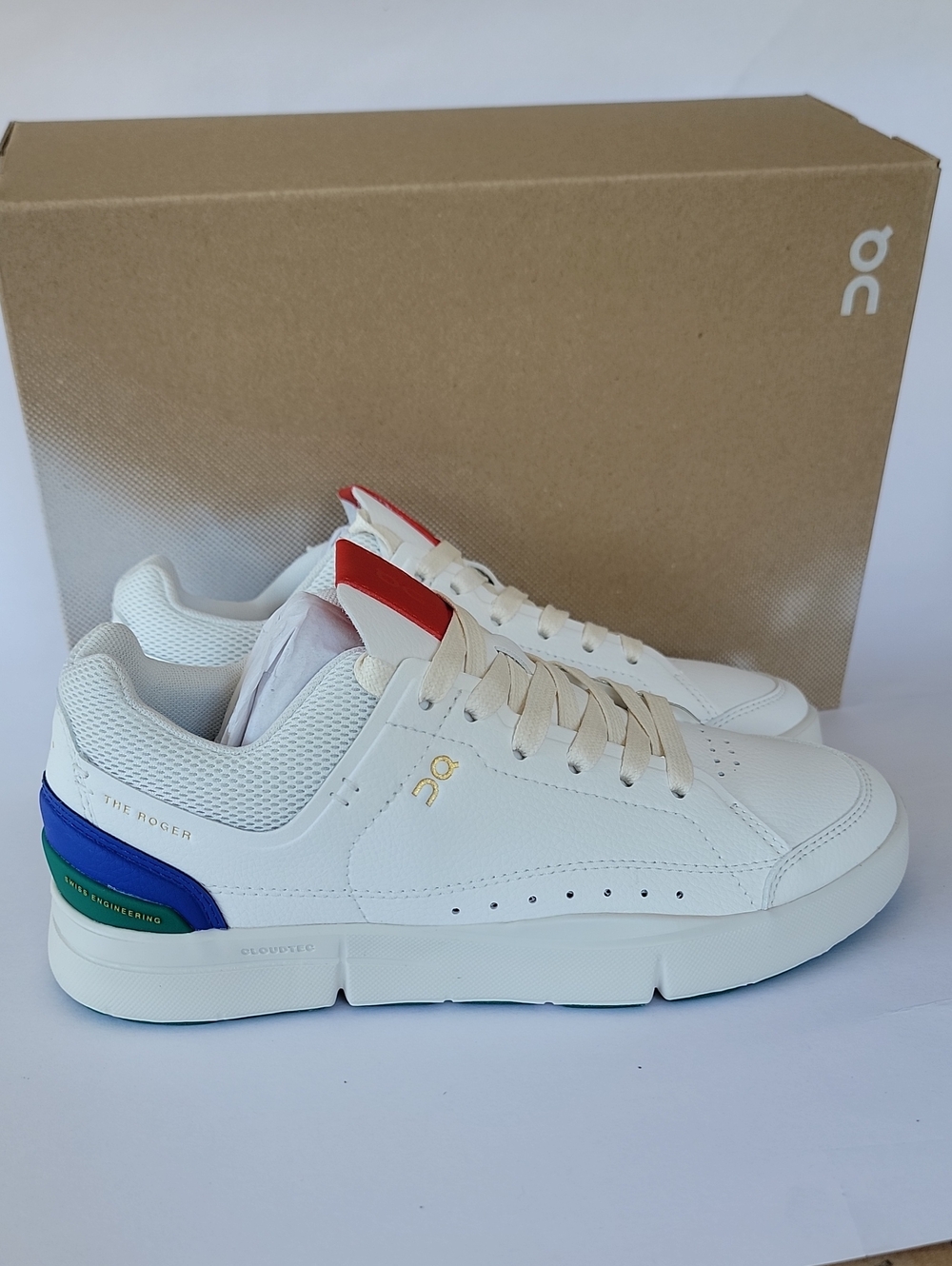 Size 5.5-On THE ROGER Centre Court W Women's Sneakers White/Emerald 48-98495